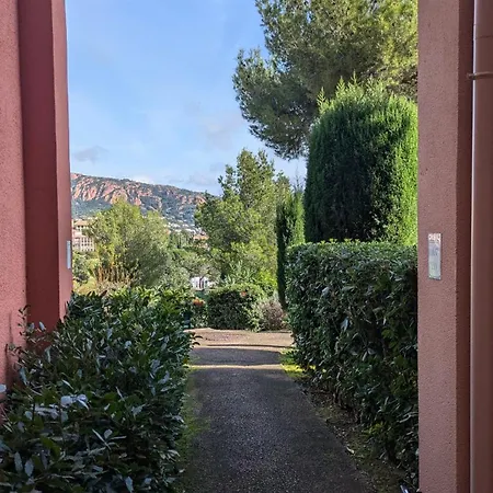 Rez De Jardin 4 A 5 Personnes Cap Esterel * Saint-Raphael (Var)