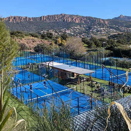 Rez De Jardin 4 Personnes Cap Esterel アパート *