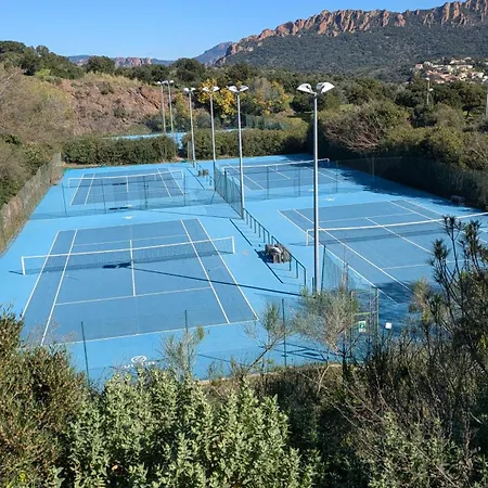 Rez De Jardin 4 A 5 Personnes Cap Esterel Saint-Raphael (Var)