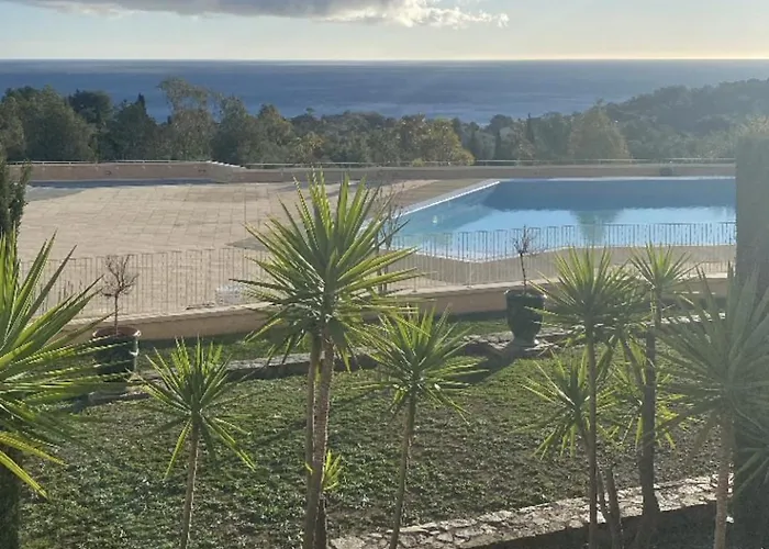 Rez De Jardin 4 Personnes Cap Esterel Apartmán